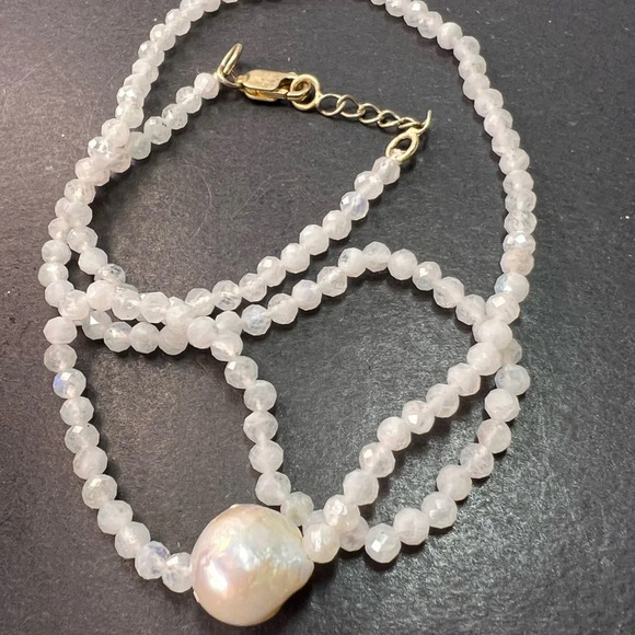 Rainbow moonstone and pearl necklace with sterling silver clasp - Picture 8 of 12